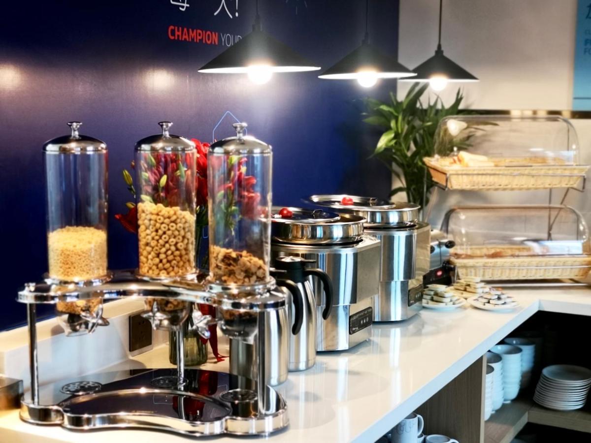Holiday Inn Express Qingdao City Center By Ihg エクステリア 写真