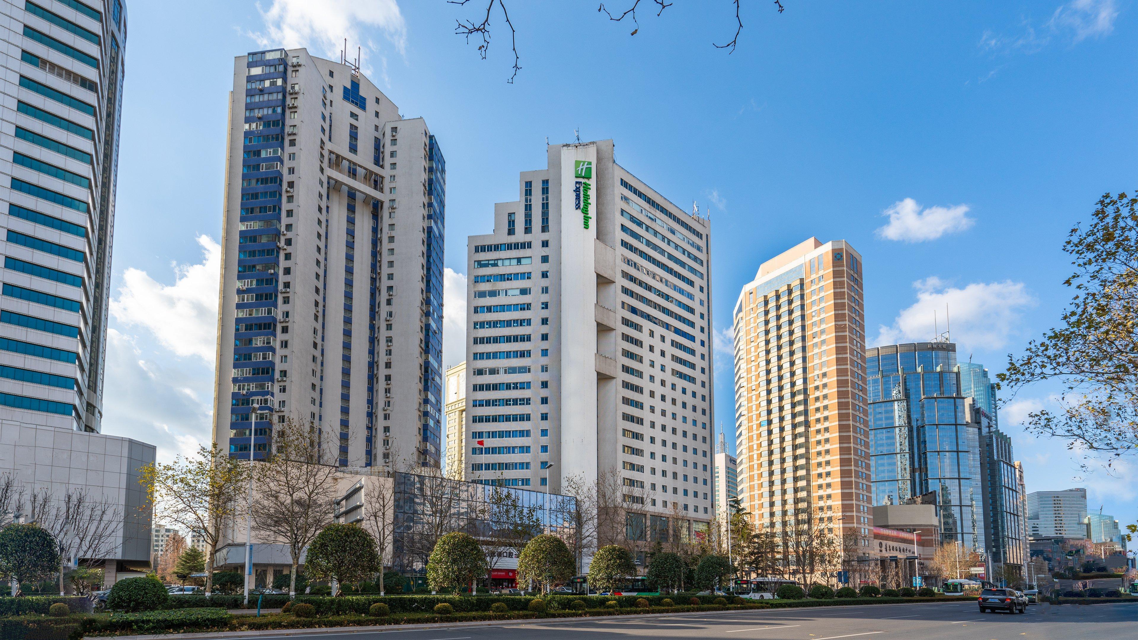 Holiday Inn Express Qingdao City Center, An Ihg Hotel エクステリア 写真