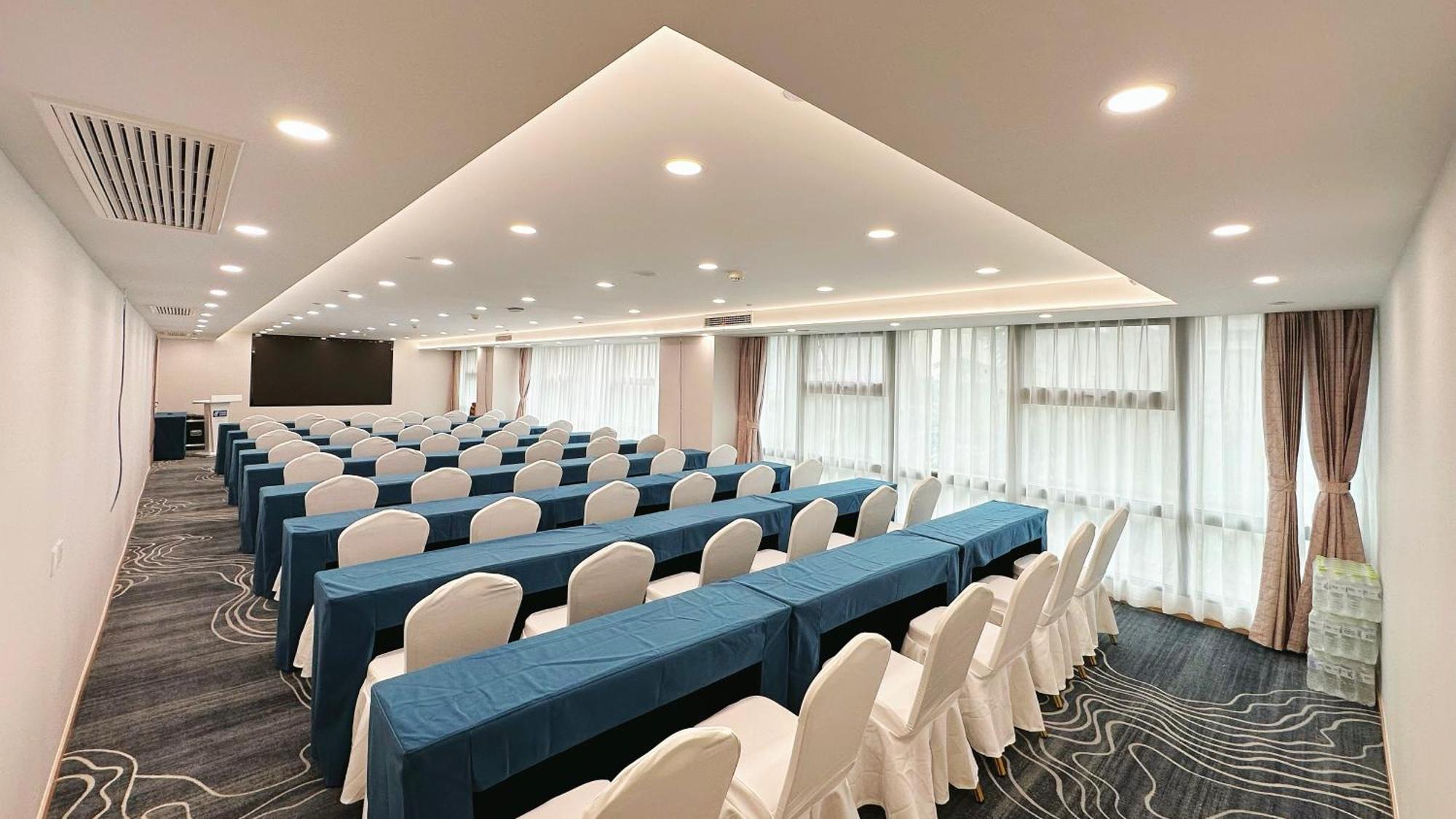 Holiday Inn Express Qingdao City Center By Ihg エクステリア 写真